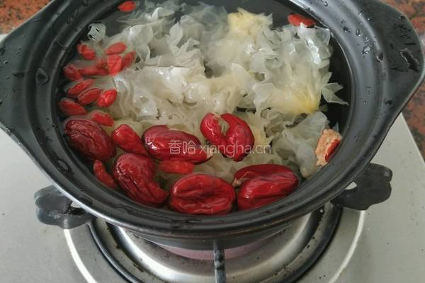 红枣雪耳糖水的做法图解4