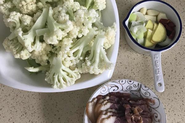 干煸腊肉菜花 的做法图解4