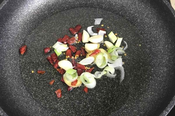 干煸腊肉菜花 的做法图解5
