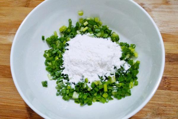 葱花鸡蛋饼的做法图解3