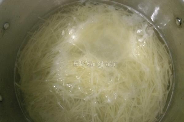 凉拌土豆丝的做法图解2