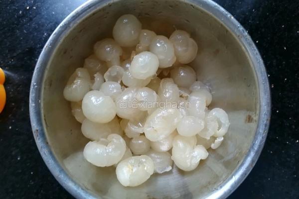 龙眼牛奶的做法图解3