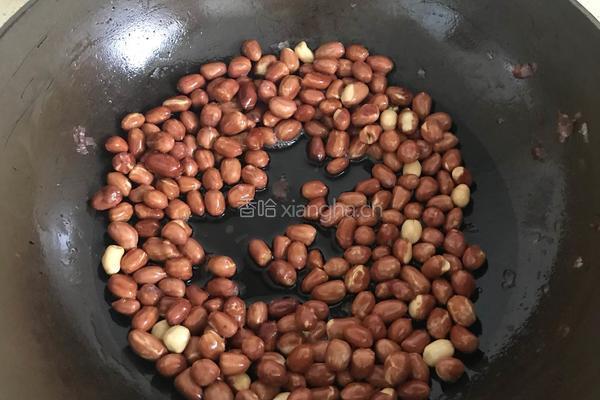 芥末拌菠菜粉丝花生 的做法图解1