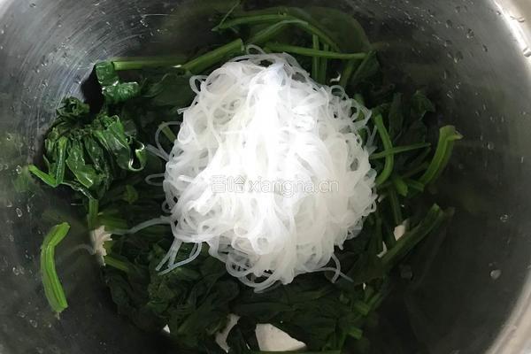 芥末拌菠菜粉丝花生 的做法图解12