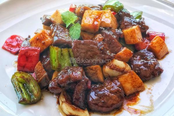 烧汁蘑菇炒牛肉粒
