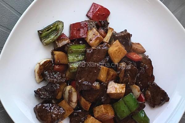 烧汁蘑菇炒牛肉粒的做法图解7