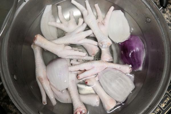 柠檬酸辣鸡爪的做法图解1