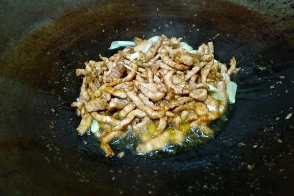 青椒胡萝卜炒肉丝的做法图解10