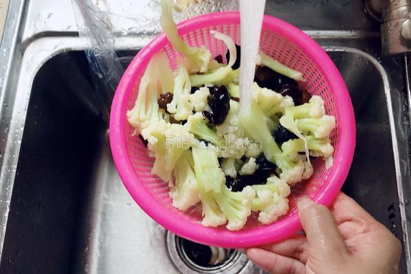 花菜炒黑木耳的做法图解4