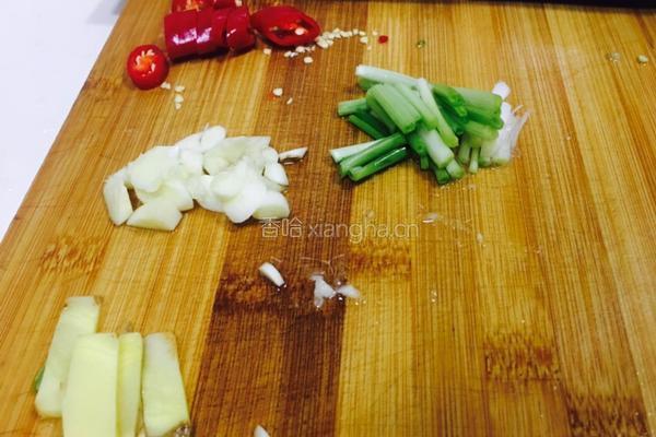 蘑菇烧肉的做法图解3