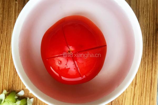 家常菜椒炒番茄的做法图解2
