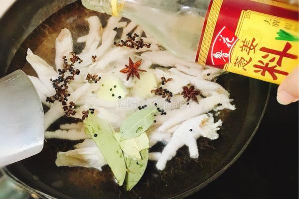 网红柠檬百香果鸡爪的做法图解3