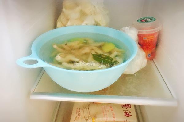 网红柠檬百香果鸡爪的做法图解6