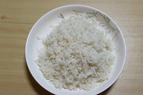 蛋炒饭的做法图解1