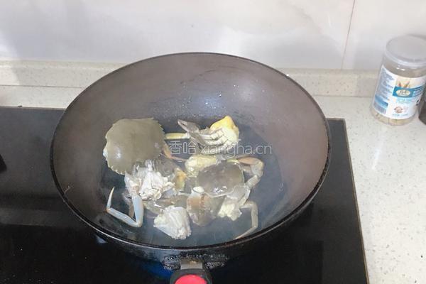 哥俩好（大闸蟹和小蝤蠓）的做法图解3
