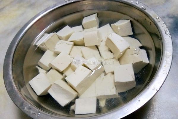 鲫鱼豆腐汤的做法图解2