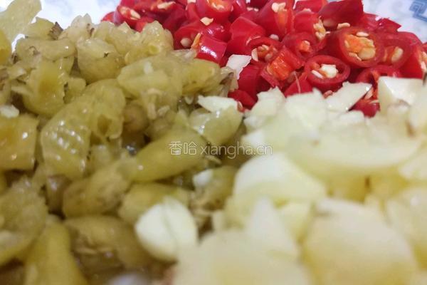 酸辣凤爪的做法图解2