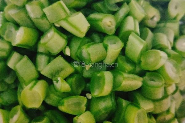 电饭锅排骨闷饭的做法图解3
