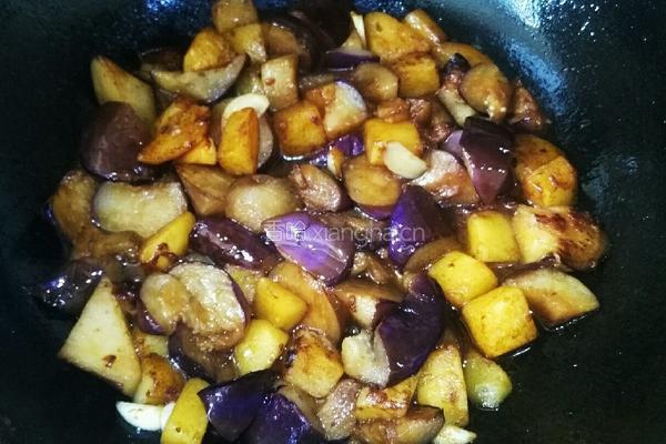 土豆烧茄子的做法图解7