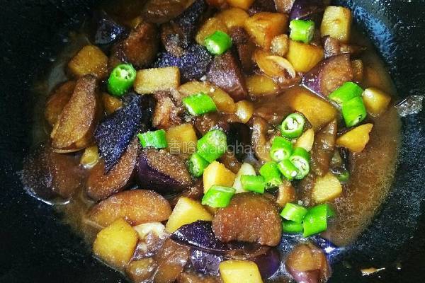 土豆烧茄子的做法图解8