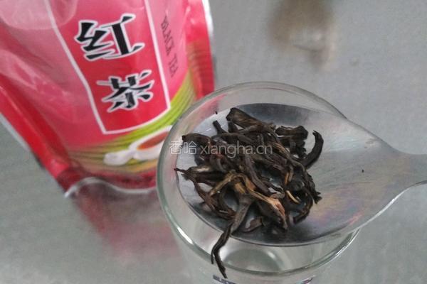 柠檬冰红茶的做法图解1