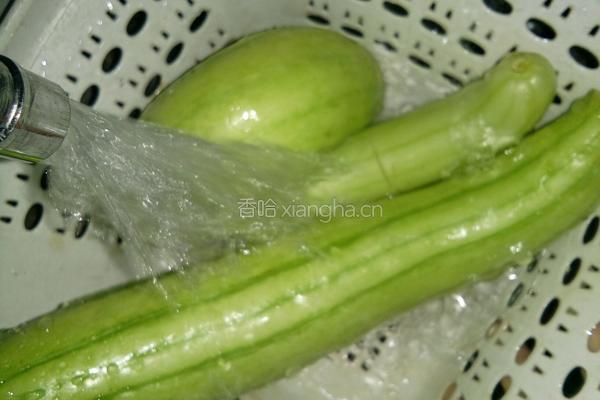 凉拌白瓜的做法图解2