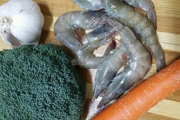 西兰花炒虾仁的做法图解1