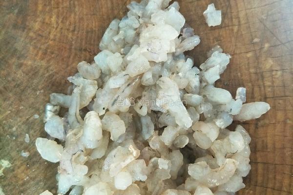 虾仁酿丝瓜的做法图解2