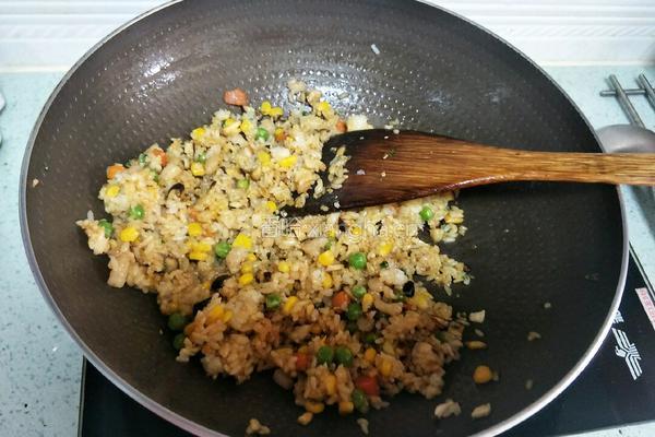 海鲜炒饭南瓜盅的做法图解3