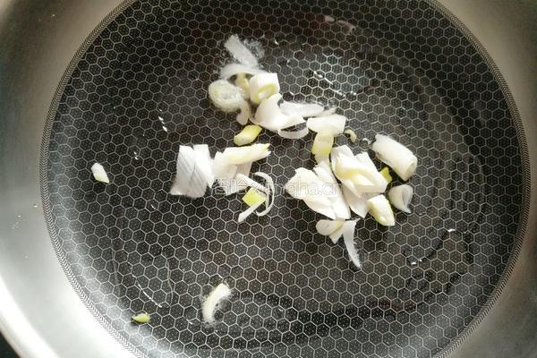 西兰花蛋炒饭的做法图解6