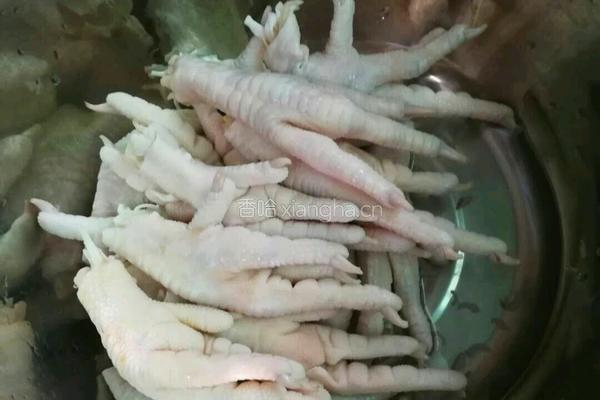 网红鸡脚的做法图解1
