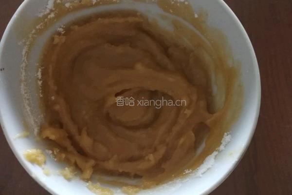 地锅鸡上面的锅贴饼的做法图解3