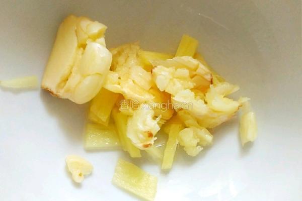 青椒炒腊肠的做法图解3