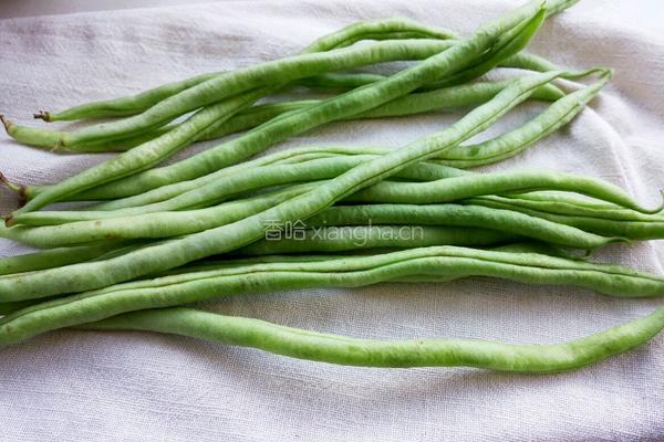 香辣烤豆角的做法图解1