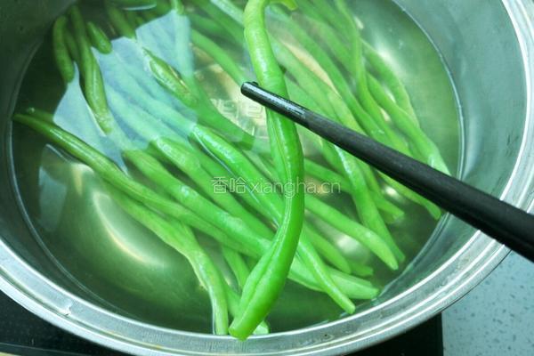 香辣烤豆角的做法图解4