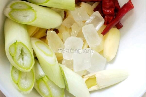 腊肉烧土豆的做法图解2