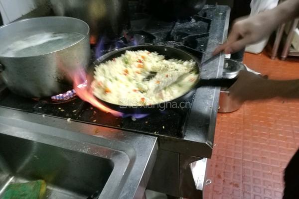 蛋包饭的做法图解2