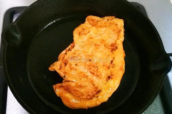  法式沙拉酱锅煎香甜鸡脯的做法图解7