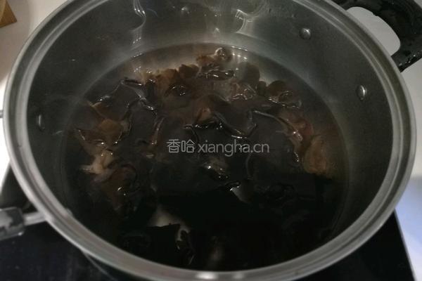 小葱拌木耳的做法图解1