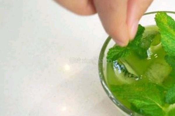 薄荷柠檬青汁冰饮的做法图解5