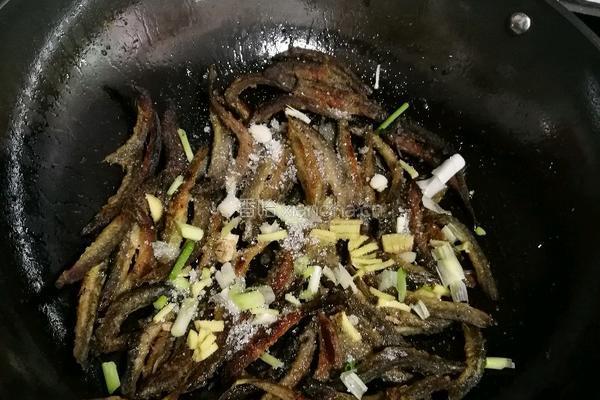 干煸糟菜泥鳅的做法图解7