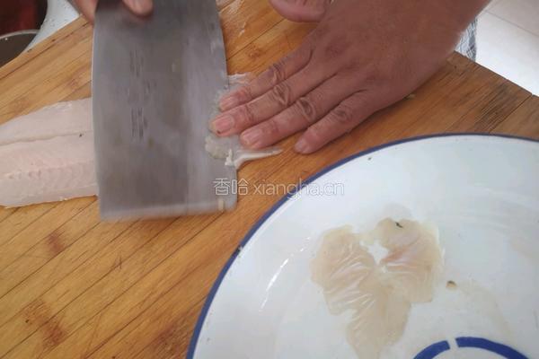 糖醋鱼片的做法图解1