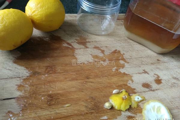 蜂蜜柠檬茶的做法图解1