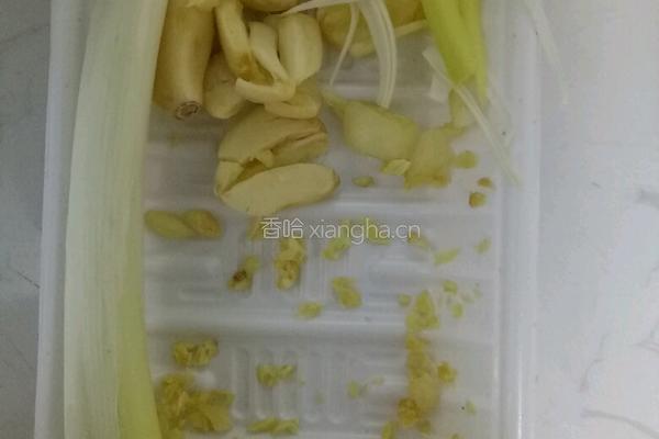 番茄基围虾的做法图解1
