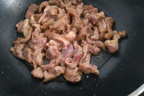简单小炒萝卜丝芹菜肉片的做法图解3