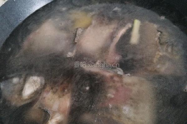 简单鲫鱼豆腐汤的做法图解3