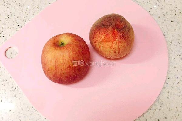 桃子苹果泥的做法图解1