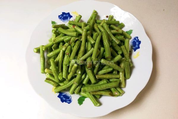 蒜香生抽豇豆的做法图解3