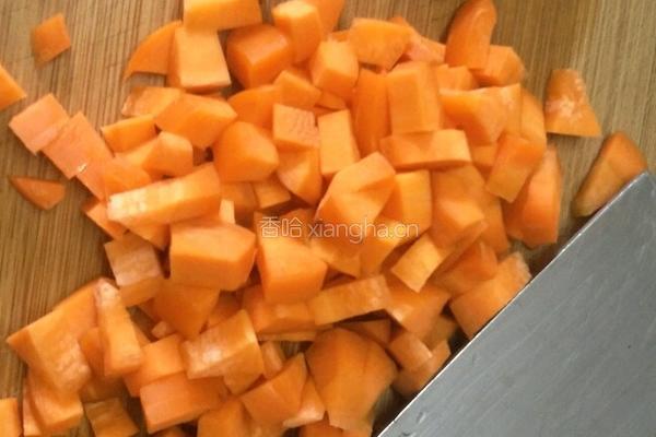 胡萝卜生菜炒玉米的做法图解4