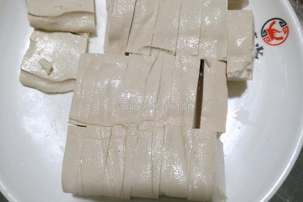 雪菜焖豆腐的做法图解2